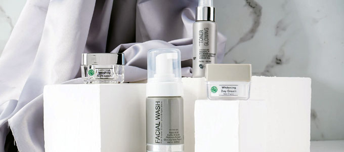 MS Glow Whitening Series (sumber: issuu.com)