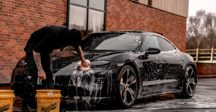 Tips Mudah Mencuci Mobil