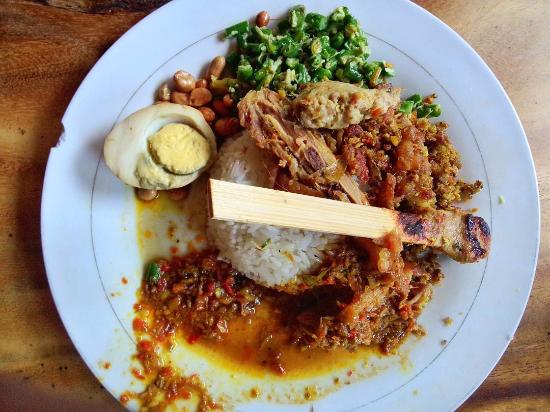 1646101958 732 13 Makanan Khas Bali Paling Legendaris